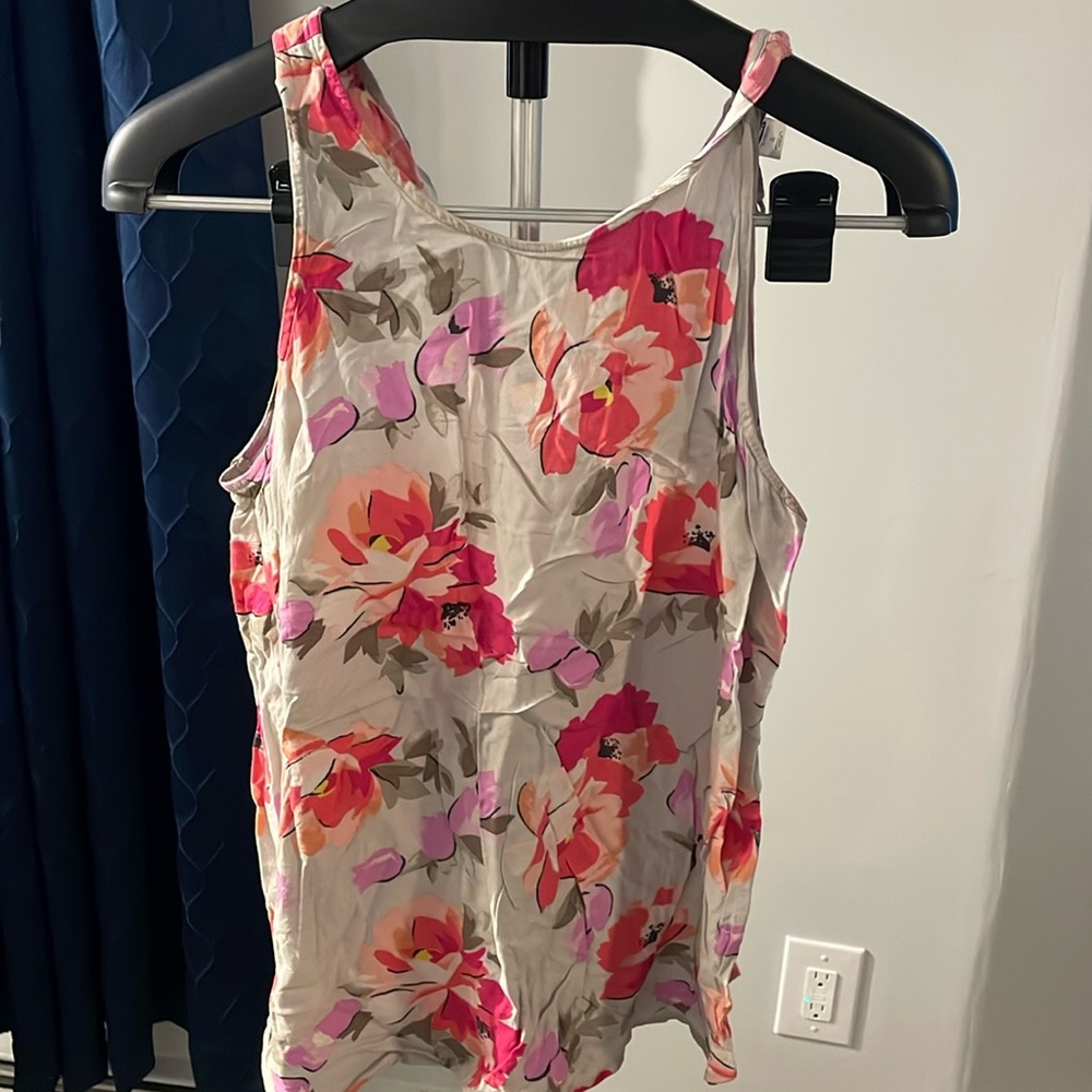 Hi-neck floral tank